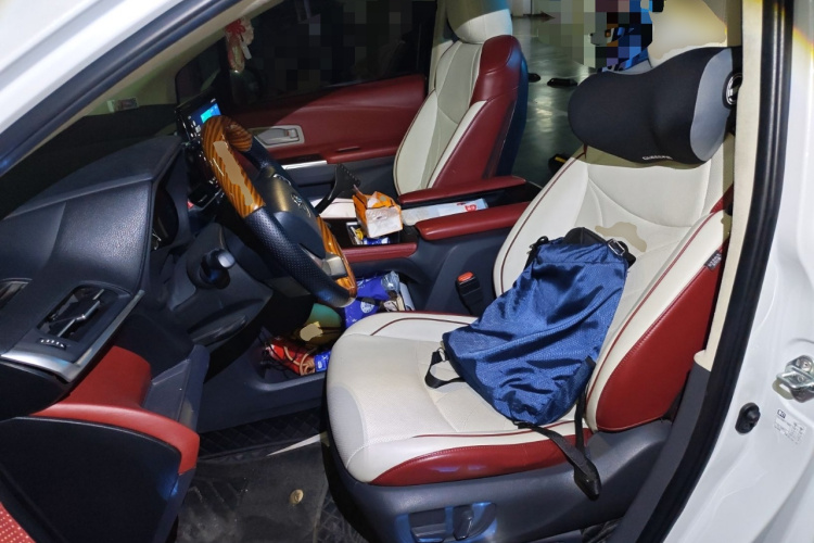 丰田 赛那SIENNA 2021款 2.5L混动 舒适版中控内饰19