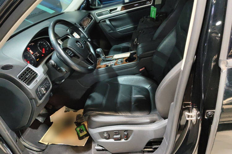 大众 途锐 2014款 3.0TSI 新锐版中控内饰19