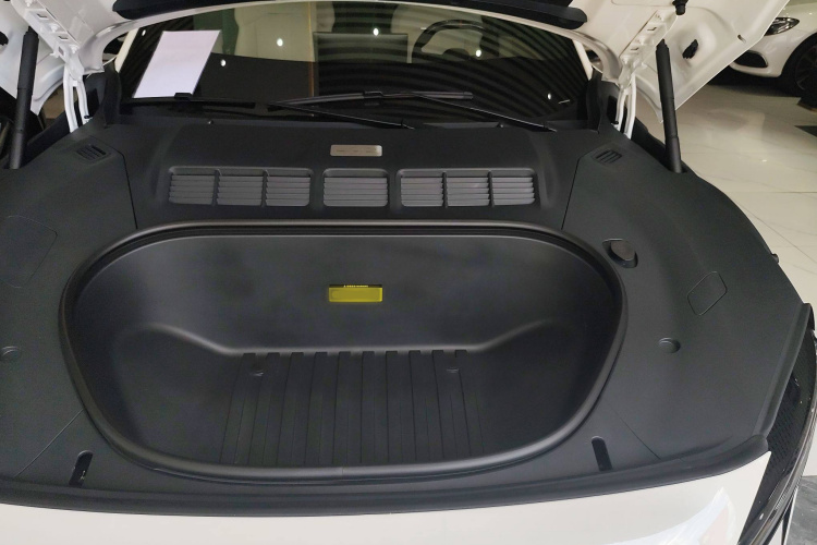 小米汽车 小米YU7 2025款 超长续航高性能四驱Max版机舱底盘24