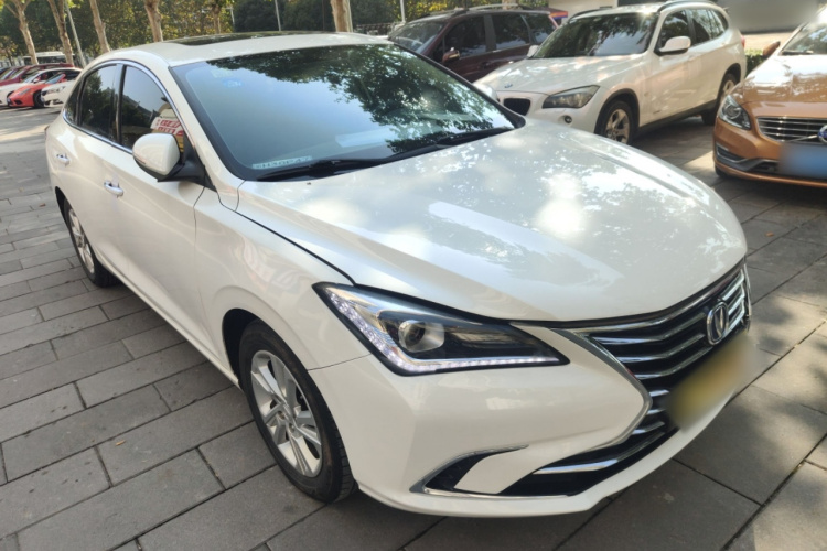 长安 逸动 2019款 高能版 1.6L GDI 自动先锋型 国VI车身外观3