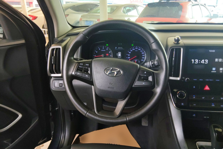 北京现代ix35 2019款 2.0L 自动两驱智勇·畅享版 国VI中控内饰13