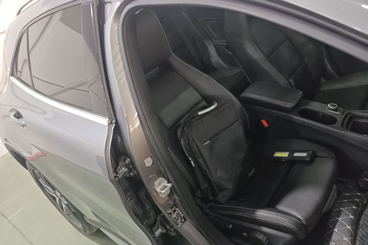 奔驰GLA 2016款 GLA 220 4MATIC 时尚型局部细节41