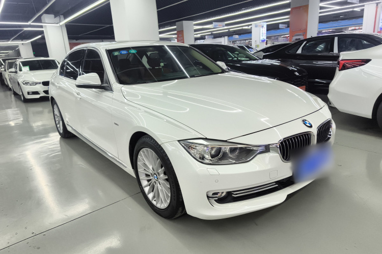 宝马3系 2015款 320Li 豪华设计套装车身外观3