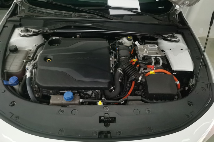 长安UNI-V 智电iDD 2023款  智电iDD 1.5T 113km智趣型（飞快版）机舱底盘24