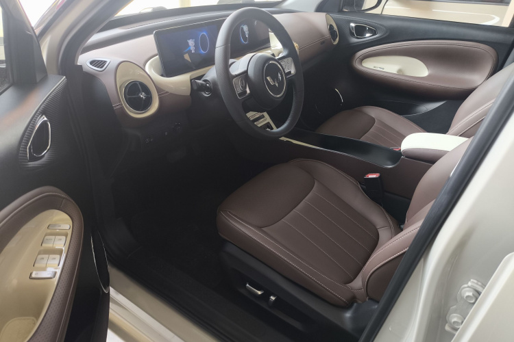 五菱汽车 五菱缤果 2024款 333km 灵犀互联款中控内饰7008