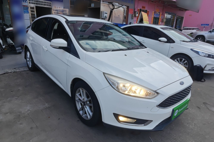 福特 福克斯 2015款 两厢 EcoBoost 125 自动超能风尚型车身外观6002