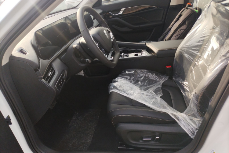 奔腾B70 2025款 龙耀版 1.5T 欢享型中控内饰19