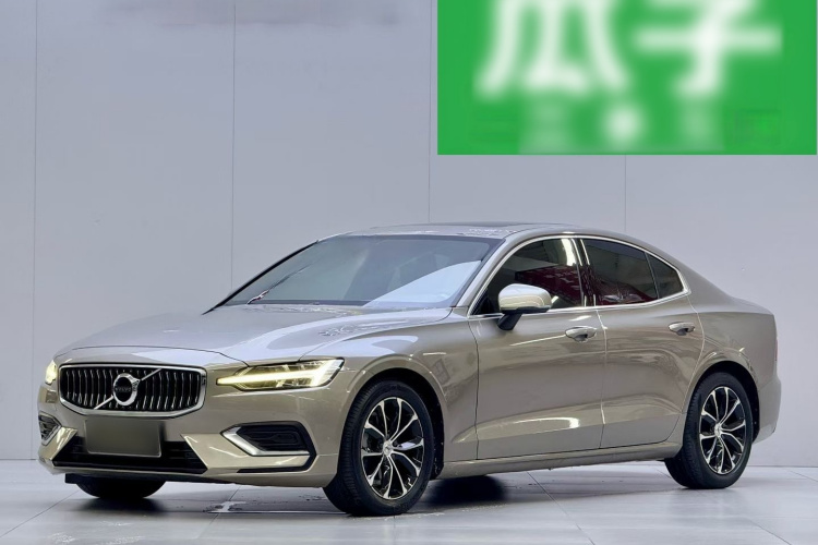 沃尔沃S60 2022款 B4 智逸豪华版车身外观1