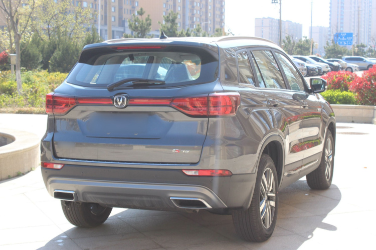 长安CS75 2024款 畅享版 1.5T DCT豪华型车身外观6005