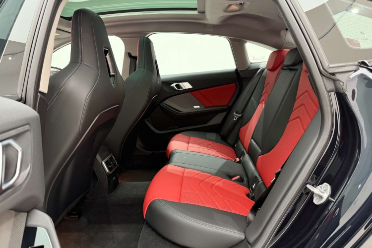 宝马2系 2025款 225L M运动曜夜套装中控内饰7004