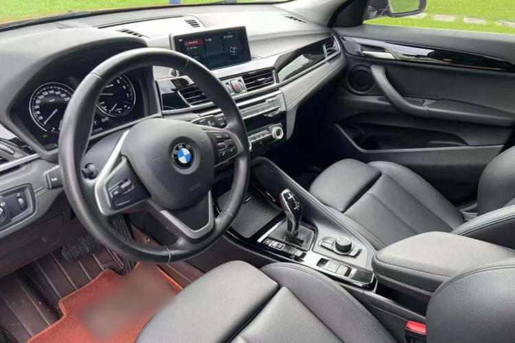 宝马X2(进口) 2019款 sDrive20i M越野套装 国VI中控内饰7008