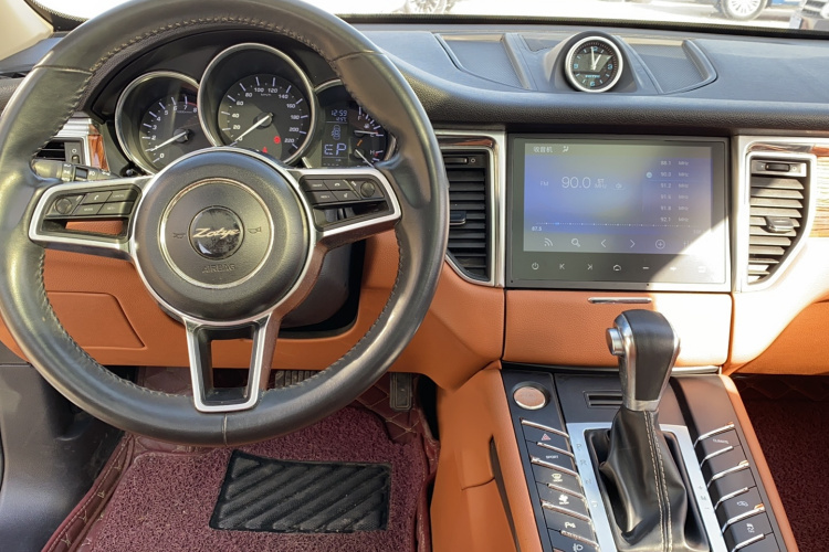 众泰SR9 2017款 2.0T 自动极致之梦版中控内饰7004
