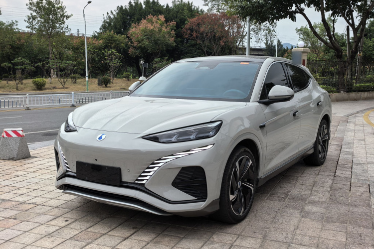 腾势N7 2023款 长续航性能Max版车身外观1