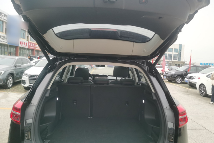 红旗HS5 2022款 改款 2.0T 智联旗享版局部细节23