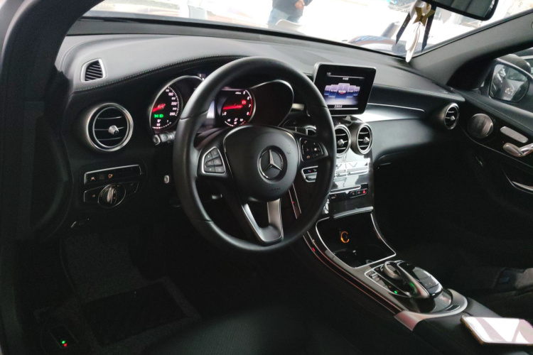 奔驰GLC 2017款 GLC 260 4MATIC 豪华型中控内饰12