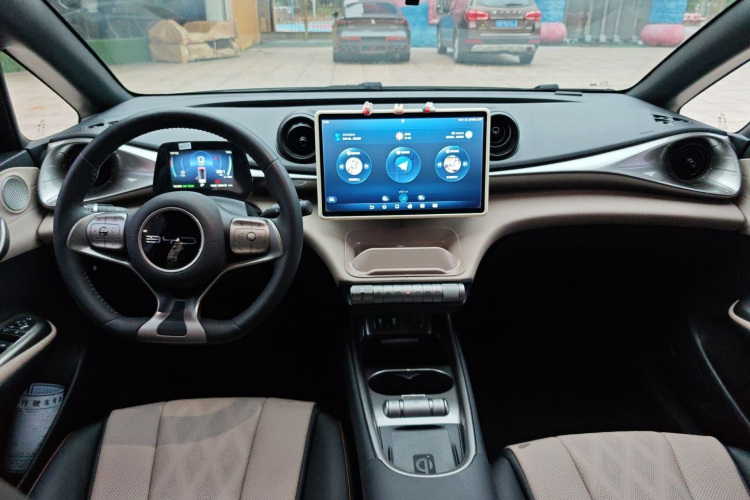 比亚迪 海豚 2023款 420km 时尚版中控内饰12