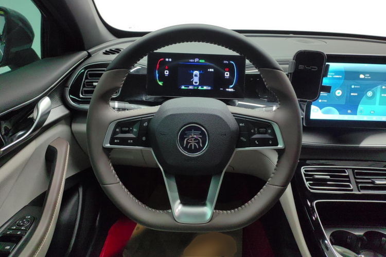 比亚迪 秦PLUS 2023款 冠军版 DM-i 55KM超越型中控内饰13