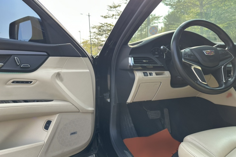 凯迪拉克CT6 2021款 28T 时尚型中控内饰7011