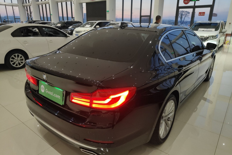 宝马5系新能源 2020款 里程升级版 530Le 豪华套装车身外观6005