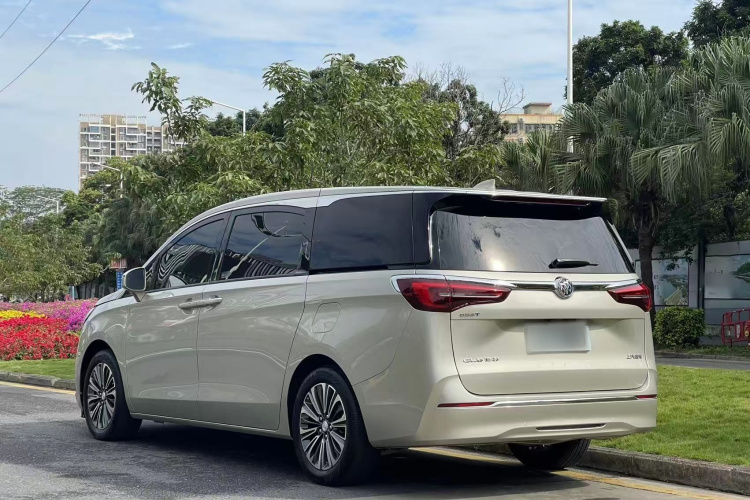 别克GL8 2022款 ES陆尊 653T 豪华型车身外观4