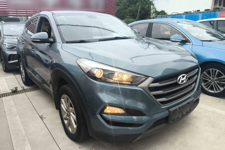 现代 途胜 2015款 1.6T 双离合两驱舒适型车身外观6002