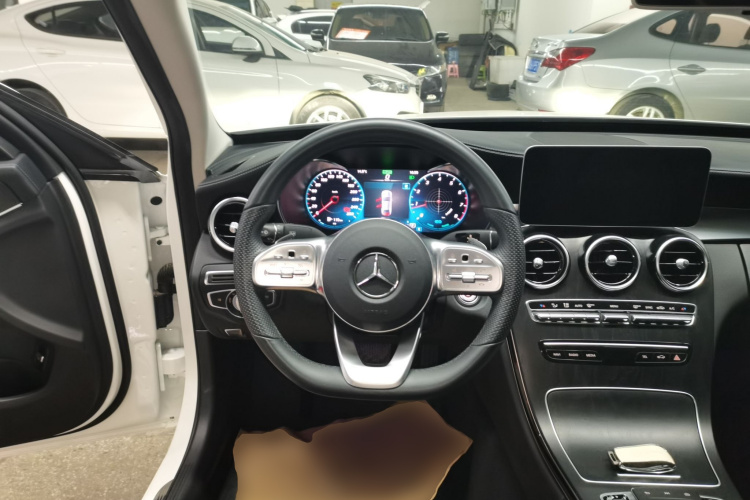 奔驰C级 2020款 改款 C 260 L 运动版局部细节13