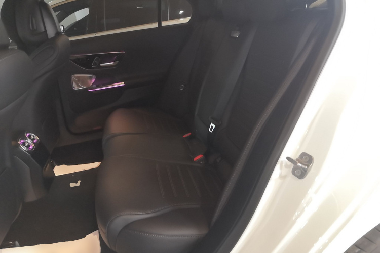 奔驰C级 2025款 C 260 L 皓夜运动版中控内饰7004