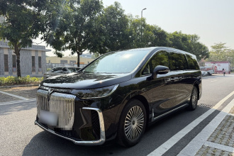 岚图汽车 岚图梦想家 2025款 PHEV 四驱尊贵鲲鹏版