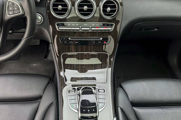 奔驰GLC 2018款 GLC 260 4MATIC 动感型局部细节18
