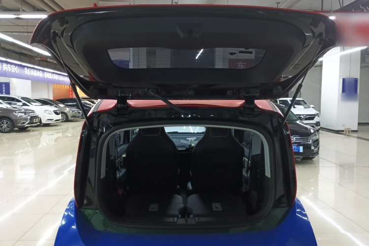 宝骏KiWi EV 2021款 艺术家 三元锂机舱底盘23
