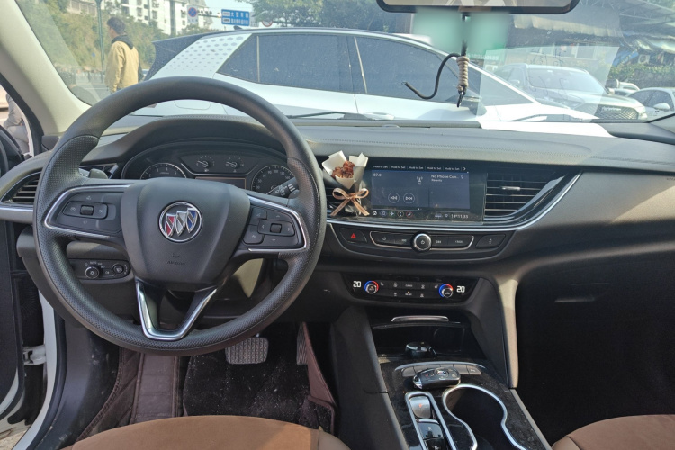 别克 君威 2022款 552T 智享型中控内饰12