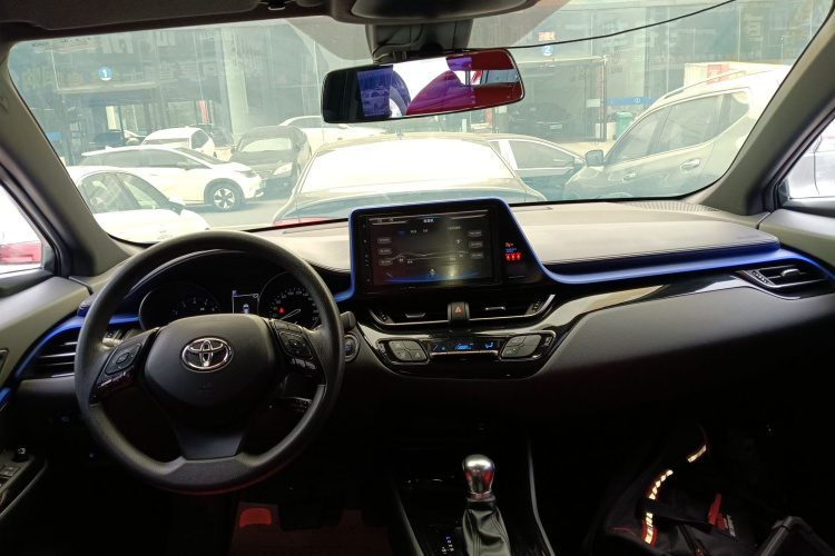 丰田C-HR 2018款 2.0L 酷越领先版 国V中控内饰12