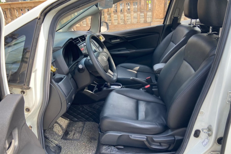 本田 飞度 2016款 1.5L LXS CVT舒适天窗版中控内饰7001