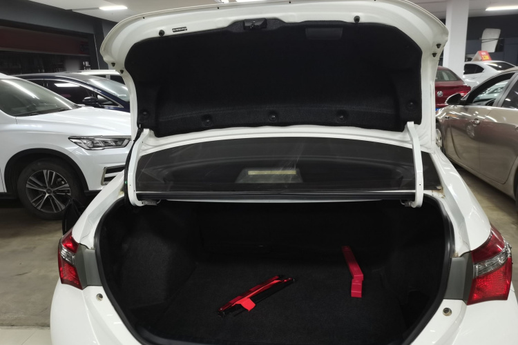 丰田 卡罗拉 2017款 改款 1.2T S-CVT GL-i局部细节23