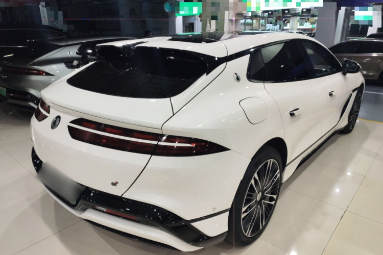 腾势Z9GT 2024款 1100四驱Ultra版车身外观7