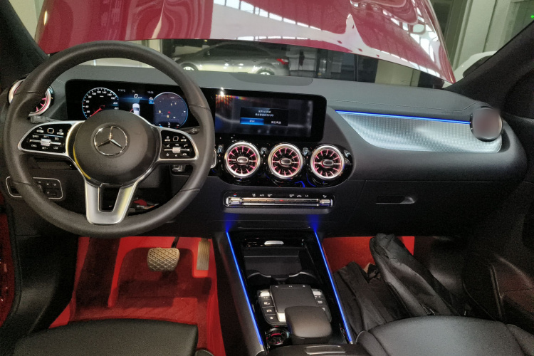奔驰GLA 2023款 GLA 220中控内饰12