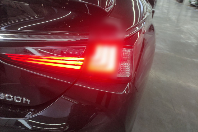 雷克萨斯ES 2022款 300h 卓越版车身外观9