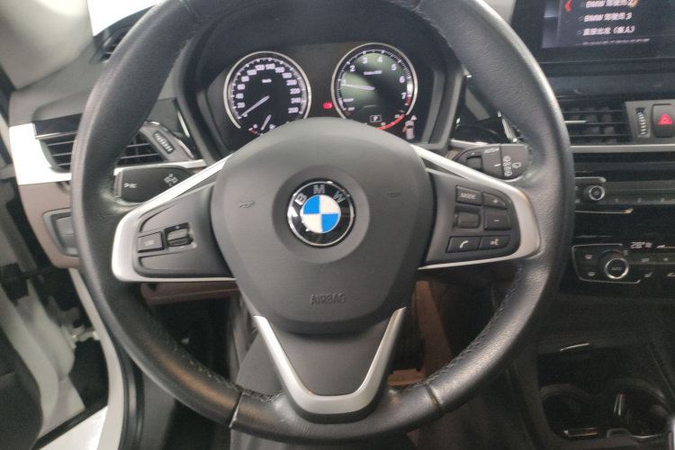 宝马X1 2020款 sDrive25Li 领先型中控内饰13