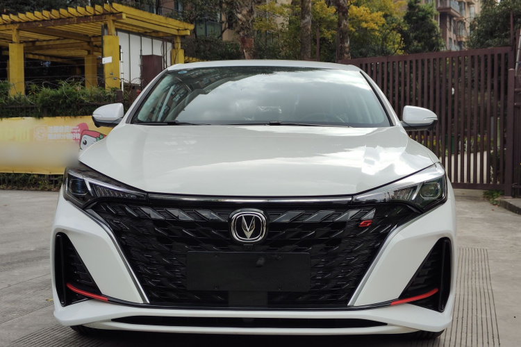 长安 逸动 2025款 PLUS 1.4T 双离合高能版车身外观6002