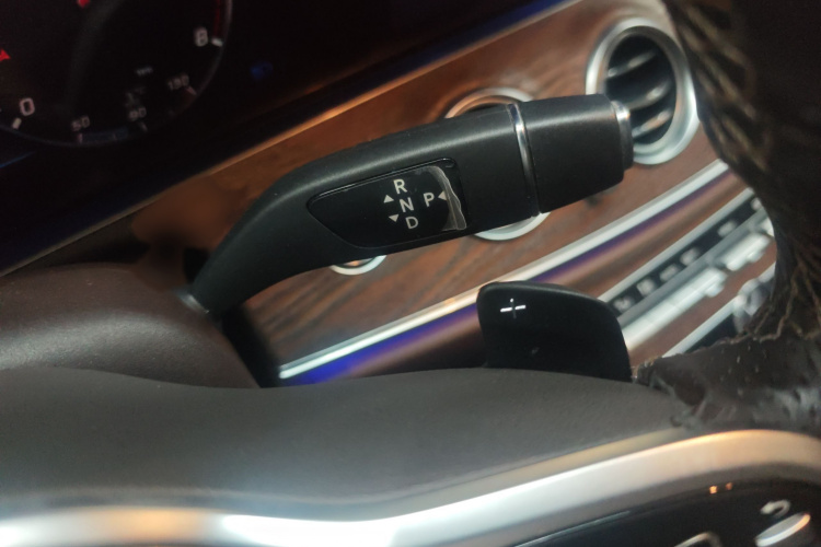 奔驰E级 2020款 E 260 L局部细节18