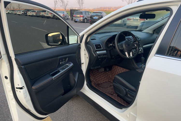 斯巴鲁XV 2016款 2.0i 进取版中控内饰7001