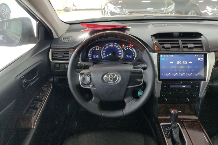 丰田 凯美瑞 2016款 2.0G 十周年纪念领先版中控内饰13