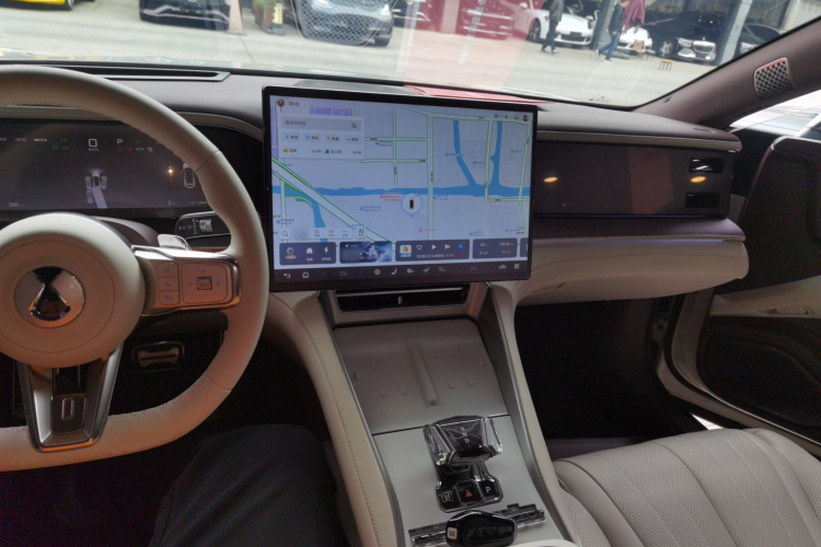 腾势Z9GT 2024款 1100四驱Max版中控内饰12