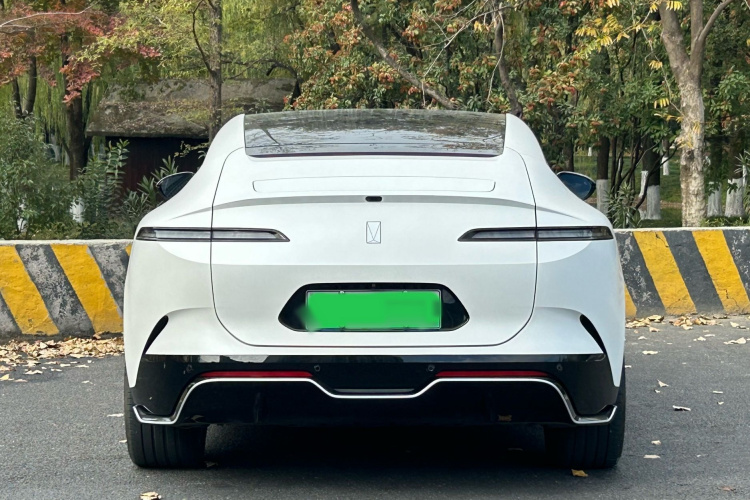 阿维塔12 2024款 700 三激光后驱奢享版车身外观6005