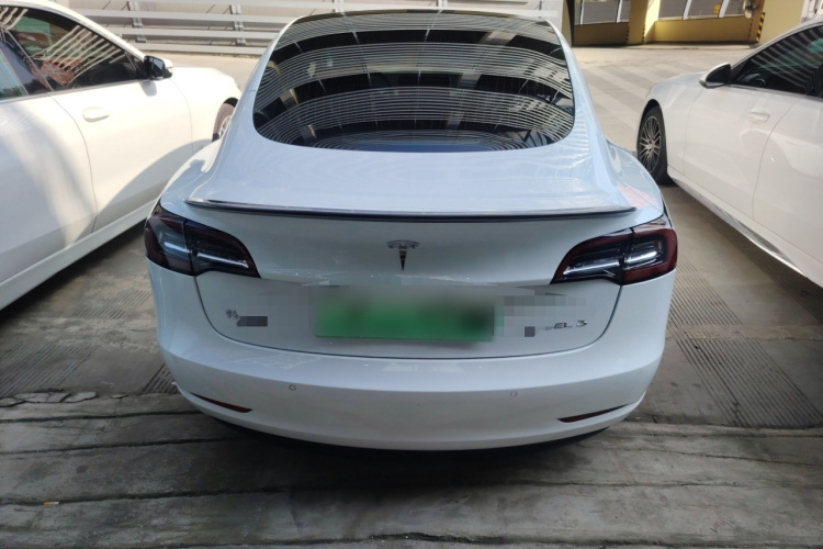 特斯拉 Model 3 2020款 改款 长续航后轮驱动版车身外观6