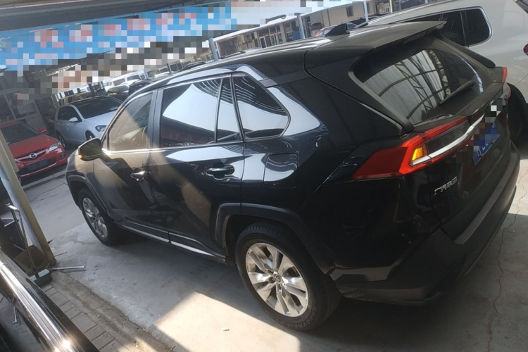 丰田 威兰达 2022款 2.0L CVT两驱领先版车身外观4