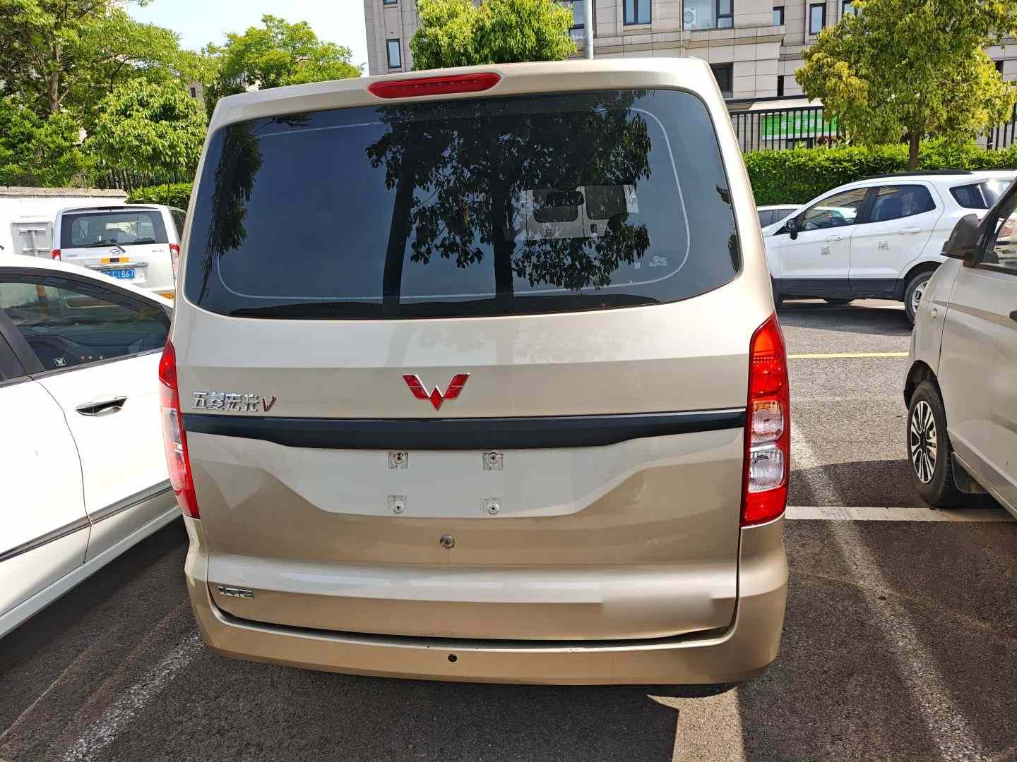 五菱汽车 五菱宏光V 2022款 1.5L劲取版电动助力LAR(4)