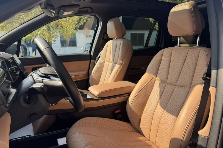 蔚来ES8 2020款 580KM 六座版中控内饰7006