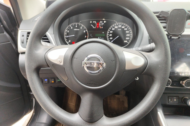 日产 轩逸 2022款 经典 1.6XE CVT舒适版中控内饰13