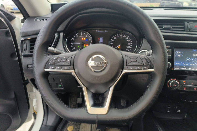 日产 奇骏 2017款 2.0L CVT舒适版 2WD中控内饰13